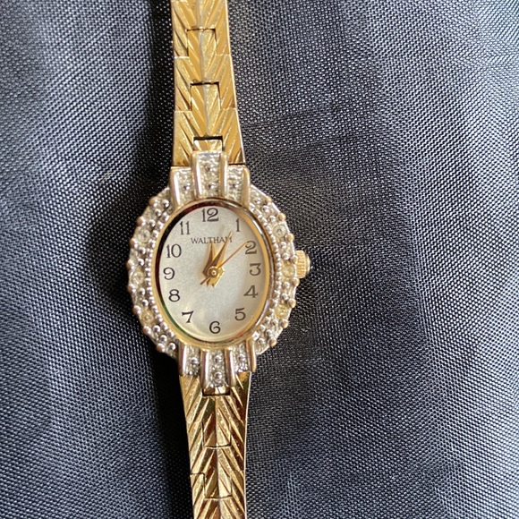 Accessories - Vintage Walton watch